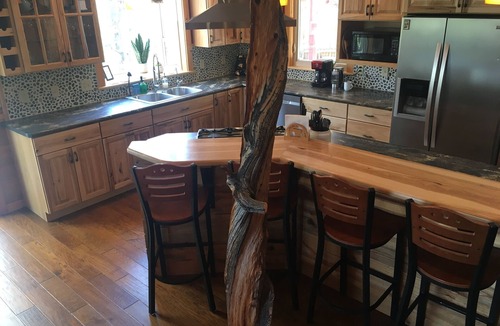 Salida House | Private River Retreat- Fly Fishing/Rafting/Relaxing 10 min. from downtown Salida