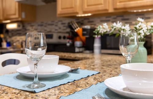 San Marco House | Private San Marco Studio – Walk to River, Dining & Shops