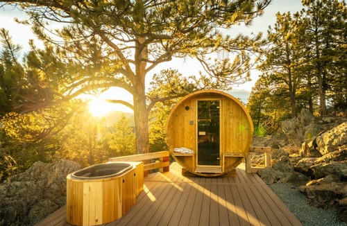 Bailey House | Private Sauna Retreat, Cold Plunge, Hot Tub, Views