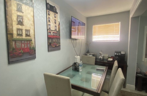 Florida Gardens House | Private spacious 5-bedroom house, pool, hot tub, AC, gazebo, and large backyard.