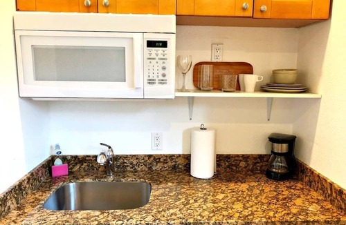 Hendricks and Venice Isles Apartment | Private Studio Near Beach and Las Olas