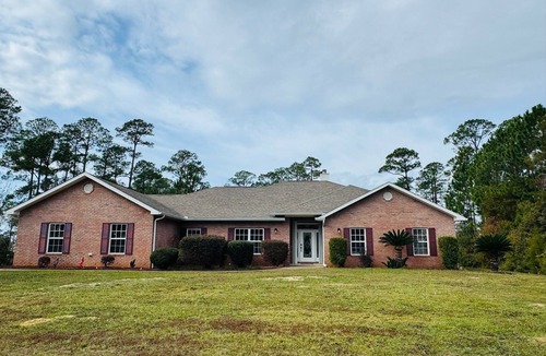 Harold House | Private Waterfront 7 Acre Retreat with Heated Pool 20 minutes from Pensacola