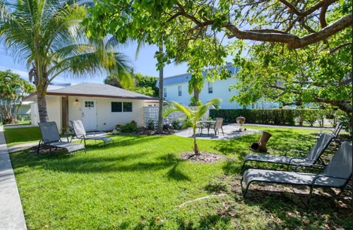 Sugar Sands Condo | Professional 2 Bedroom Condo on Singer Island, FL. FREE parking. Beach 5 min.