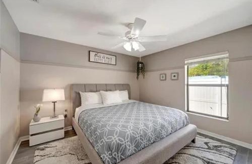 Fruitville Apartment | Professional Stay