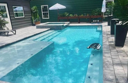 Lutz House | Purple Rain/Pop Culture 2bd 2bth Luxury Pool Hot Tub