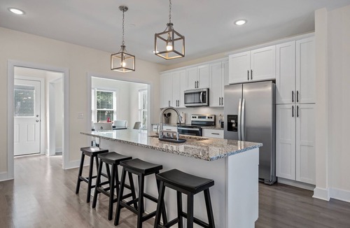 Downtown House | Quaint 3-bedroom retreat in vibrant Raleigh!