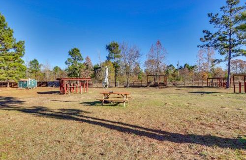 Smith County Apartment | Quaint Couple's Retreat in Rural Overton