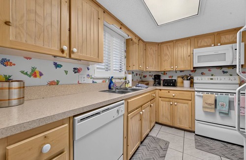 Ormond Oceanside Estates Condo | Quaint Oceanfront Condo