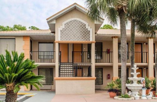 Chiefland Hotel | Quality Inn near Manatee Springs State Park