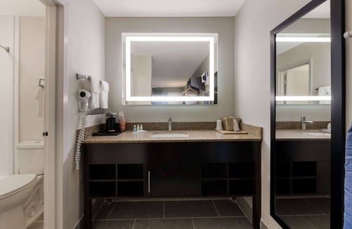Doctors Inlet Hotel | Quality Inn Orange Park Jacksonville