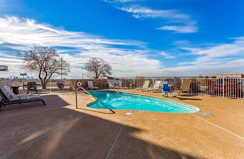 El Paso Hotel | Quality Inn & Suites El Paso I-10