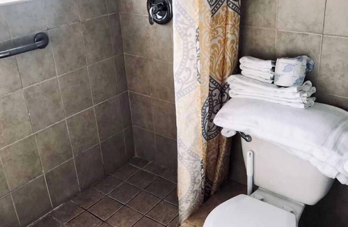 Pompano Beach Hotel | Queen one bedroom on the 2nd floor overlooking the pool and beach
