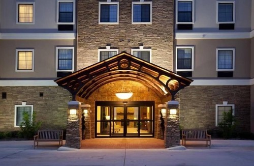 West San Antonio Apartment | Queen Studio Suite w/Free Daily Breakfast
