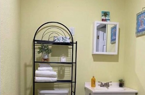 Oldsmar Apartment | Quiet Bay Getaway- Hot Tub-Bikes-Dog friendly