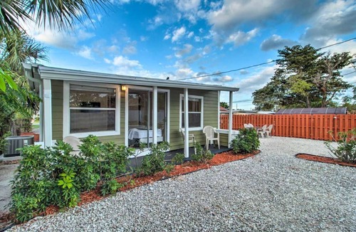 Southwest Apartment | Quiet - Central - Big Parking - Outdoor Area