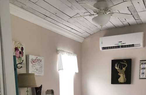 June Park Cottage | Quiet Centrally Located Tiny House