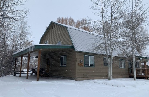 Gunnison Condo | Quiet Cozy Condo in town but walking distance to the Gunnison River