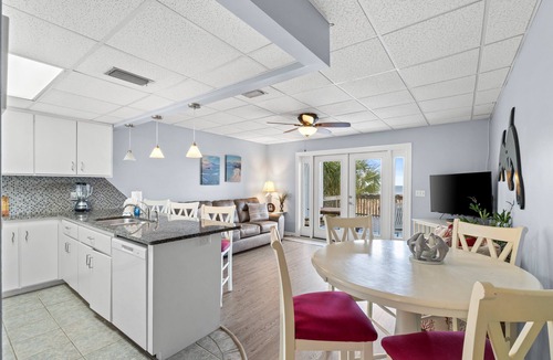 Bel Air Condo | Quiet Gulf-Front Condo | 2BR Retreat w/Balcony Views