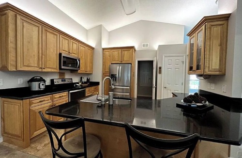 Mary Esther House | Quiet Home! Peaceful neighborhood with water access, king bed, screened porch.