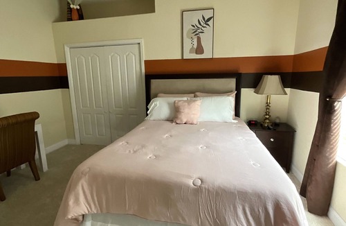 Wesley Chapel House | Quiet Lakeview Home