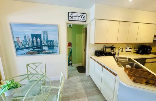 Harbor Beach House | Quiet Luxury Canal Villa Near Fort Lauderdale Beach, restaurants and shops