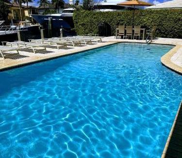 Harbor Beach House | Quiet Luxury Canal Villa Near the Beach