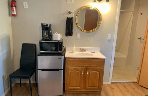 Howard House | Quiet Motel Room Near Ark River - 15 min to Salida