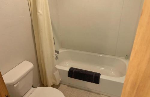 Howard House | Quiet Motel Room Near Ark River #4 - 15 min to Salida