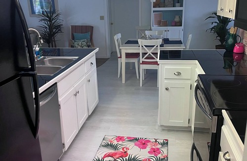 South Venice House | Quiet Venice home, HEATED private pool, 10 minutes from Venice Beach & downtown!