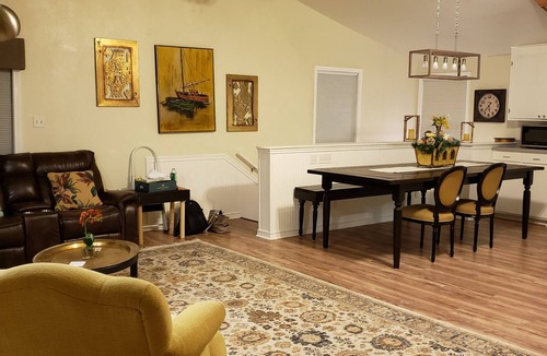 Denison House | Quite Country Retreat - Pet friendly! Its time for some fun.