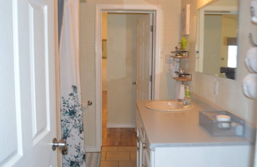 Denison House | Quite Country Retreat - Pet friendly! Its time for some fun.