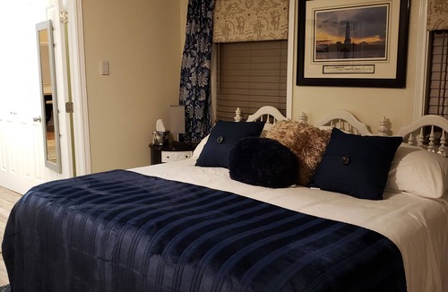 Denison House | Quite Country Retreat - Pet friendly! Its time for some fun.