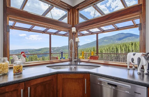 Black Hawk House | Rancho la Chula - close to Nederland, Colorado and Eldora Ski Resort!