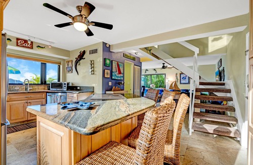 Key Largo House | Rare Bayfront End Unit Moon Bay 2BR w/Boat Slip, Pool, Beach & Sunset Views