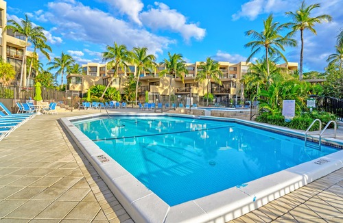 Key Largo House | Rare Bayfront End Unit Moon Bay 2BR w/Boat Slip, Pool, Beach & Sunset Views