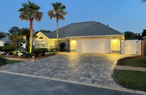 Avalon Beach Estates House | Ratiu Beach House Luxury-3min toPrivateBeach-FreeBikes-Pingpong-Pickleball-Pool