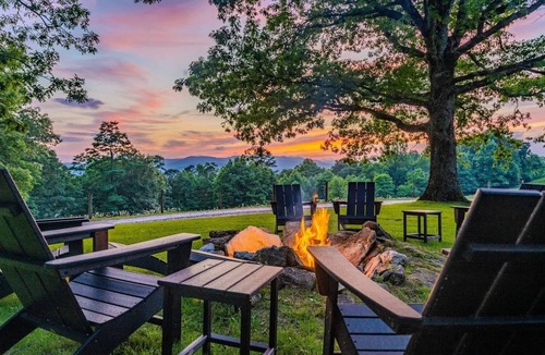 Scaly Mountain Cabin | Red Cedar @Fire Mountain on 20 ac, Fireplace, Just outside of Highlands, NC