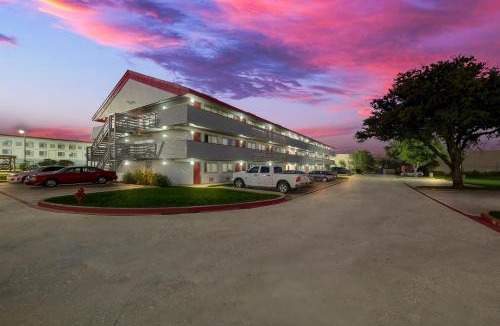 Las Colinas Hotel | Red Roof Inn Dallas - DFW Airport North