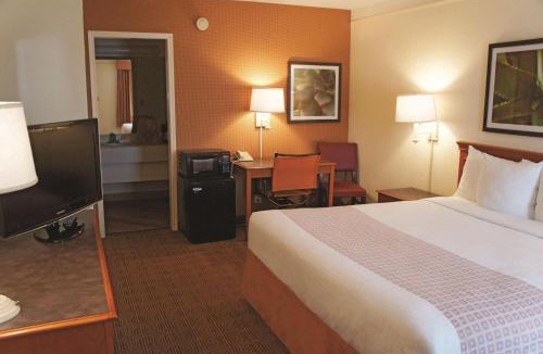 Harlandale Hotel | Red Roof Inn San Antonio - South Park