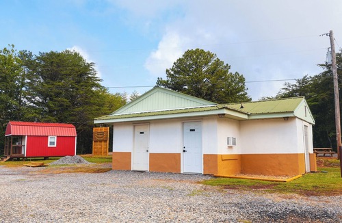 Isabella Cabin | Red Tiny Home in Copperhill TN