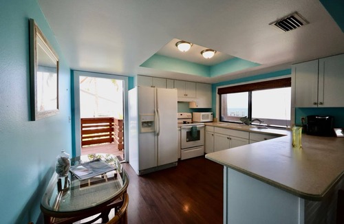 Bokeelia Apartment | Redfish suite a Welcoming 1-bedroom unit in a beach lodge right on the water