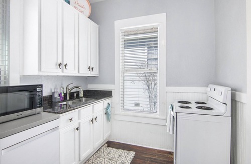 Galveston House | Reel close to the Beach - 2 blocks Pier/Beach