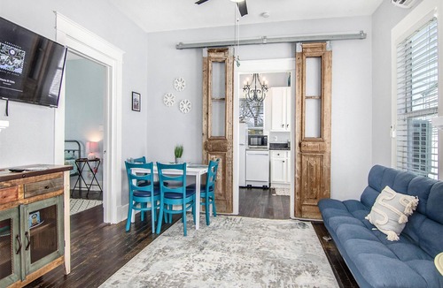 Galveston House | Reel close to the Beach - 2 blocks Pier/Beach