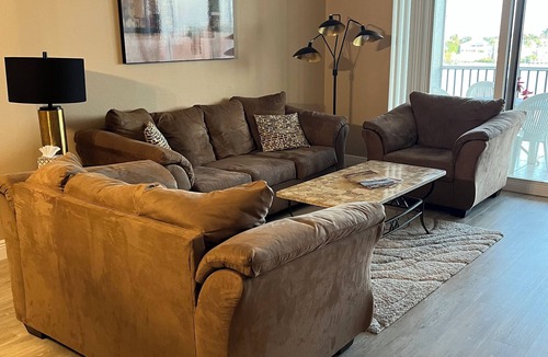 Vanderbilt Beach Condo | Regatta, Vanderbilt Beach - Owner will discount