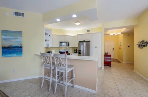 Vanderbilt Beach Condo | Regatta - William Raveis Rentals