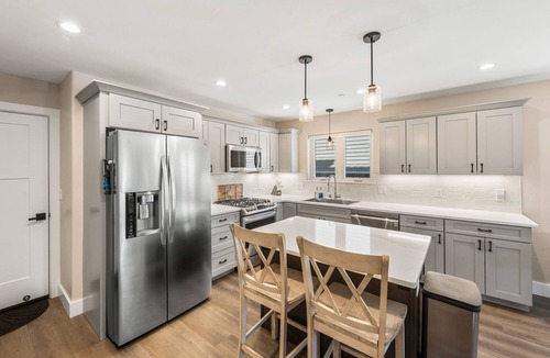 Gunnison House | Relax in Spacious Comfort; Walk to Main St. and trails. 30 min to Crested Butte