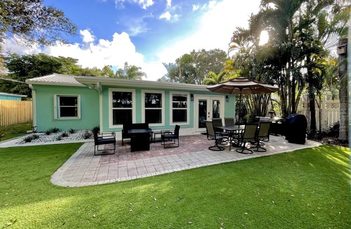 River Oaks House | Relax or workout in this amazing backyard! Walk to YOT & LMC