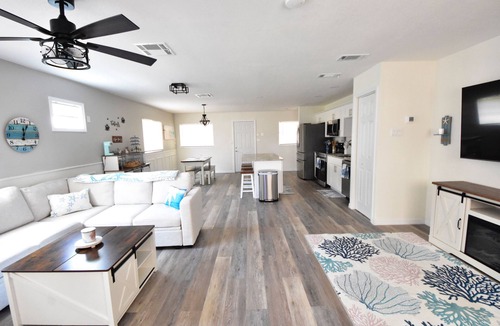 Spring Hill House | Relax & Unwind at NEWLY Remodeled Triple Palms on Hernando Beach