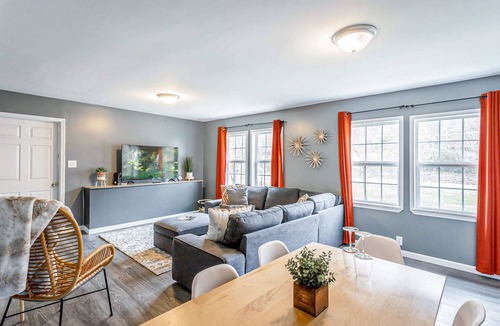 Hixson House | Relax & Unwind w/Lightning Fast Wi-Fi & Smart TVs