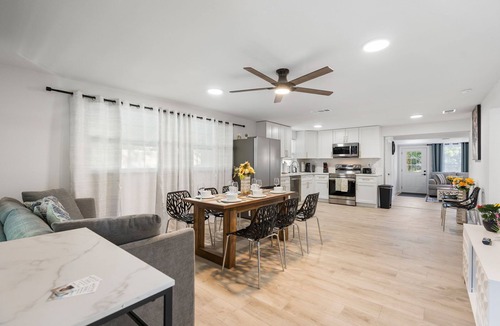 Alta Vista House | Relaxing 3BR/2BA Getaway w/Spa, Close to Downtown